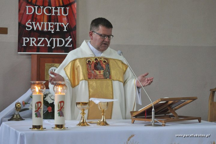 020 Pierwsza Eucharystia.jpg